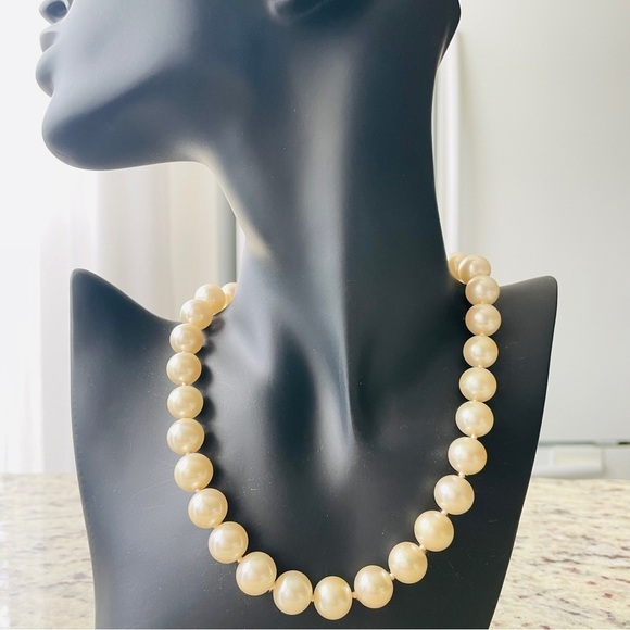 Vntg Art Deco Faux Pearl HighEnd Designer Necklace Crystal Rhinestone Ba… - Picture 3 of 7